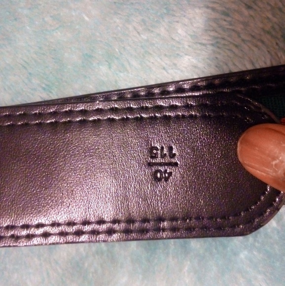 Gold Buckle Gucci belt Red ,Gree and black leather - Picture 3 of 3